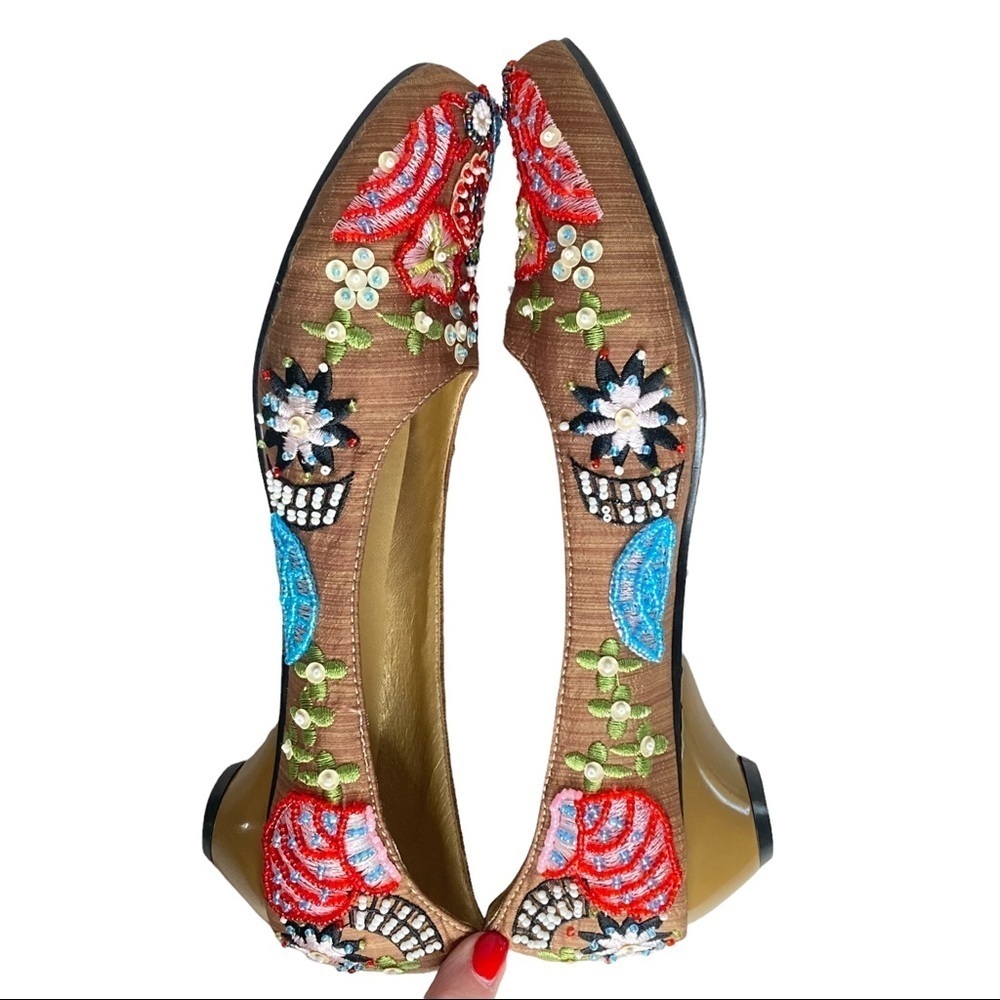 Brown Silk Beaded/Embroidered Kitten Heel Pumps - Picture 4 of 10